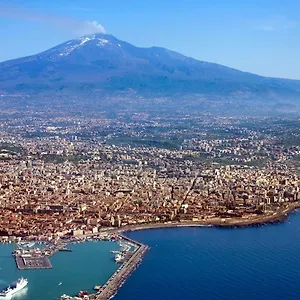 https://santa-barbara-apartment.taorminaitalyhotels.com